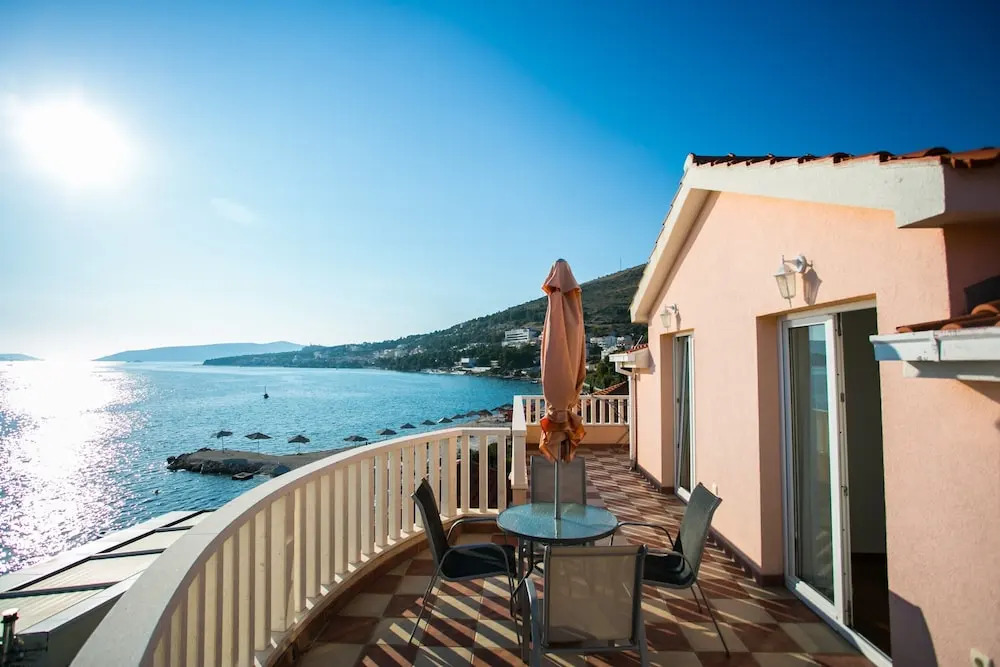 Kaja - right next to the beach