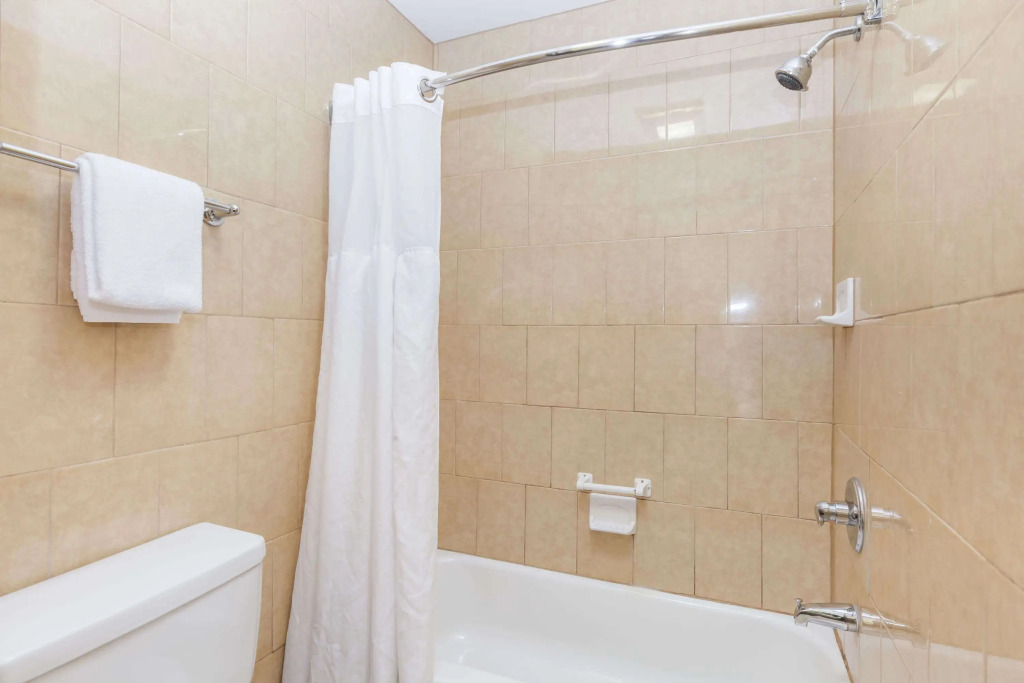 Travelodge by Wyndham Sylmar CA