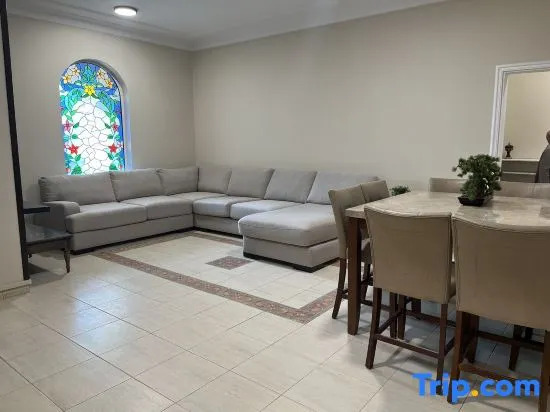 Saudi Chinese home