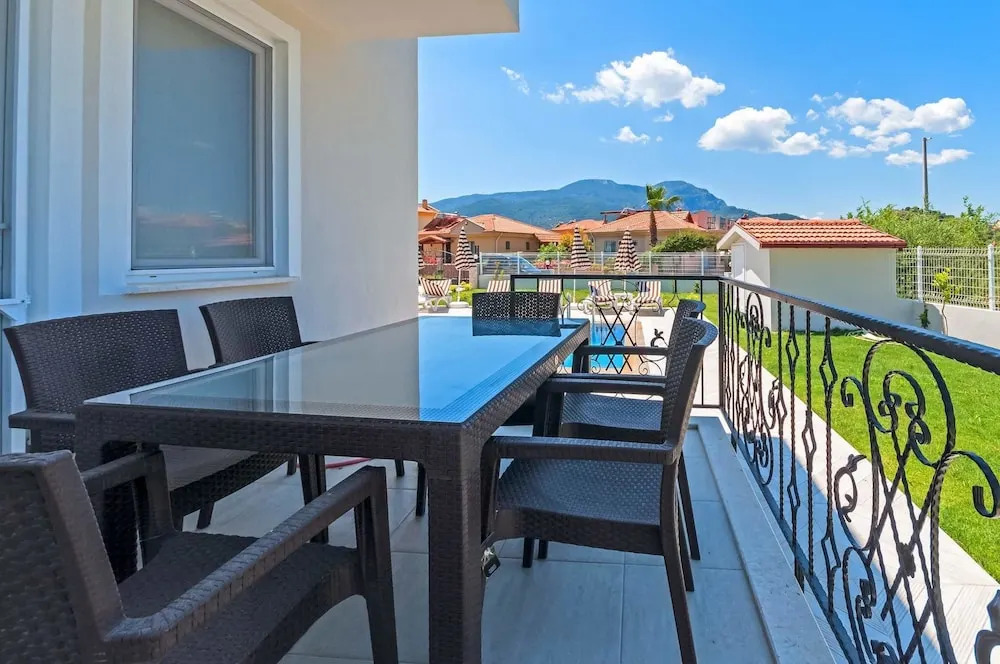 Minta Apartments