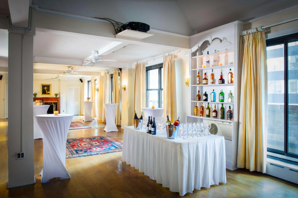 Roger Smith Hotel