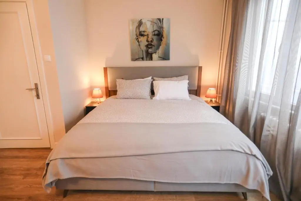 Fargo 4 Luxury Apartment