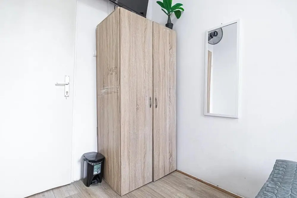 Cozy Room Shared Apt Millennium Tower