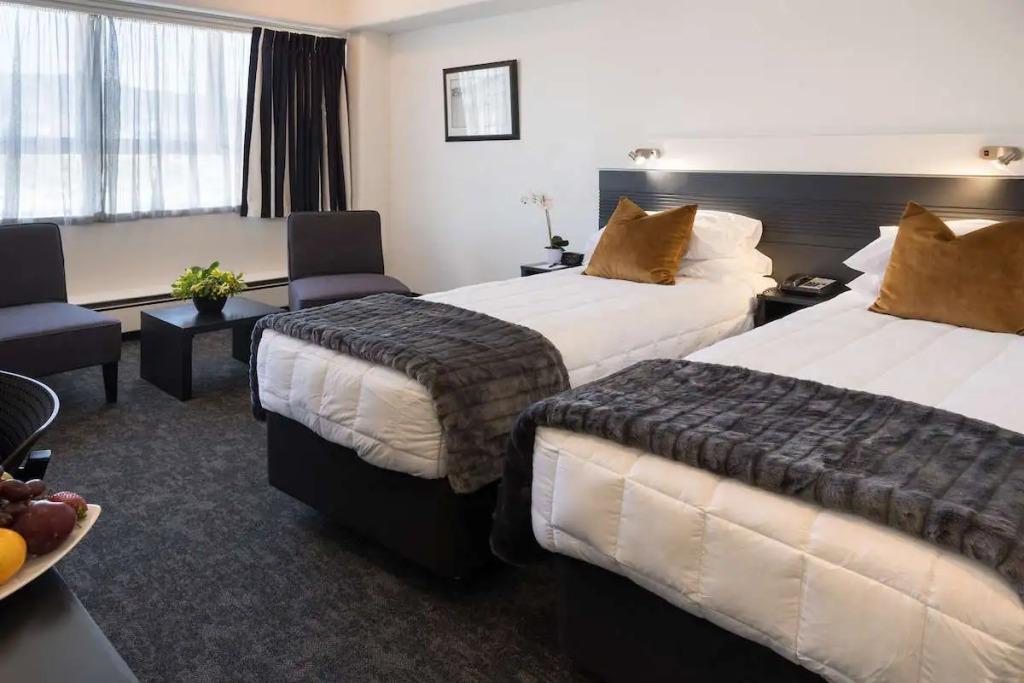 Bay Plaza Hotel