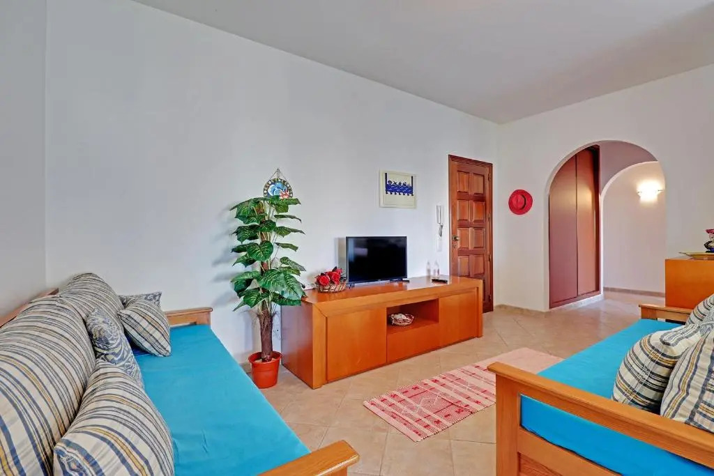 PRAIA DA ROCHA CENTRAL WITH POOL by HOMING