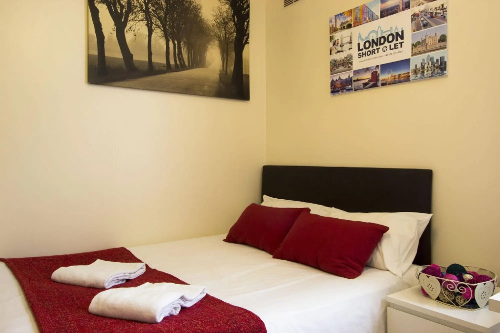 Melrose Aparthotel