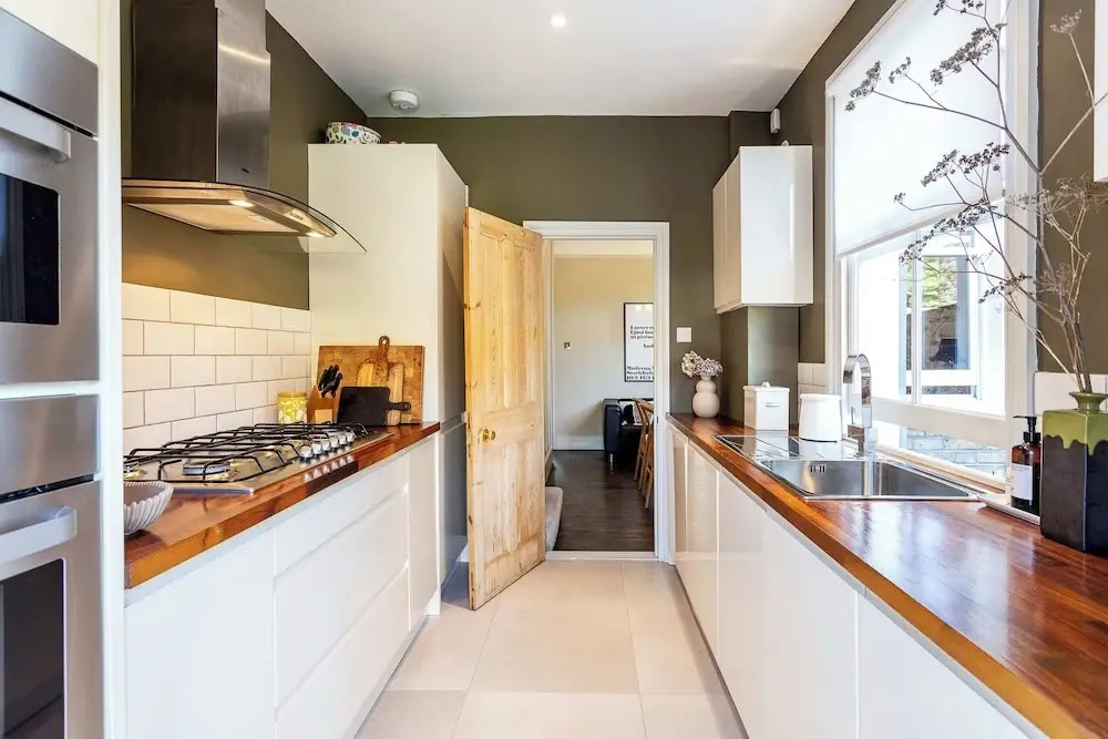 Tooting's Charming Victorian Garden Hideaway