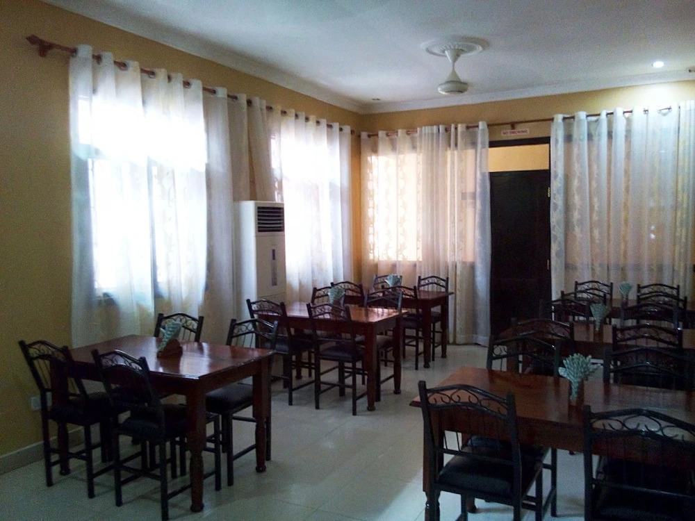 Triniti Airport Hotel