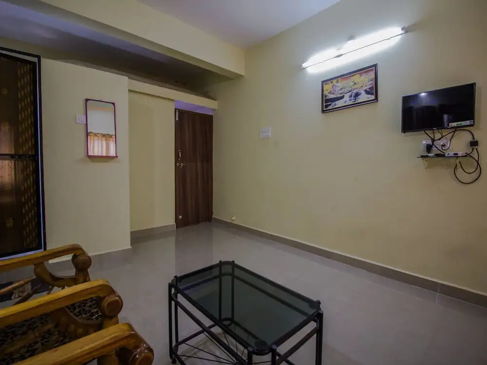 OYO 14042 Home Cozy Studio Siolim