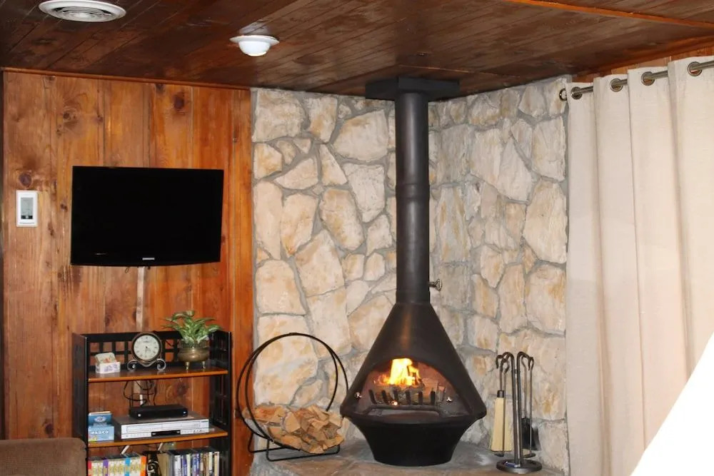 Dog Friendly Cabin Only Steps to the Lake