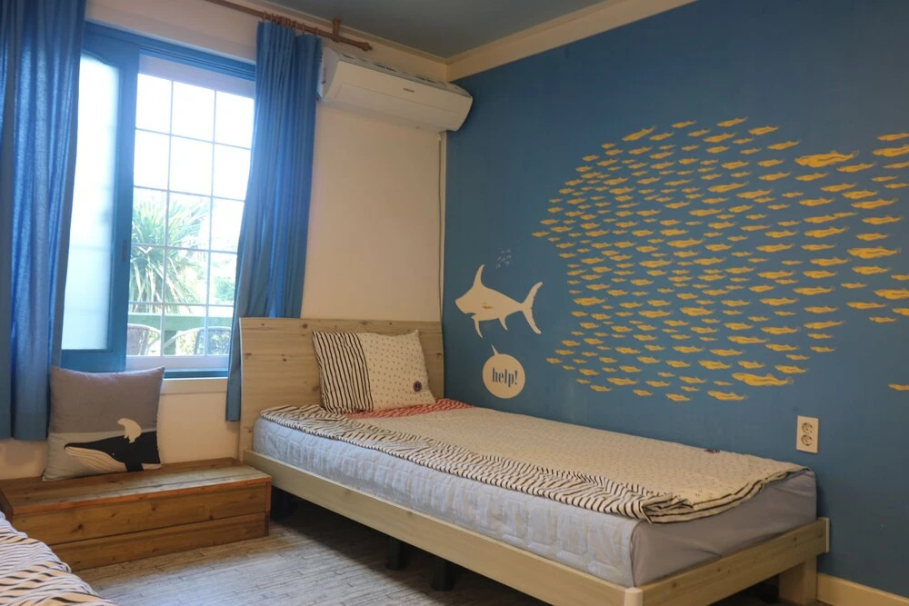 White Whale Guesthouse - Hostel