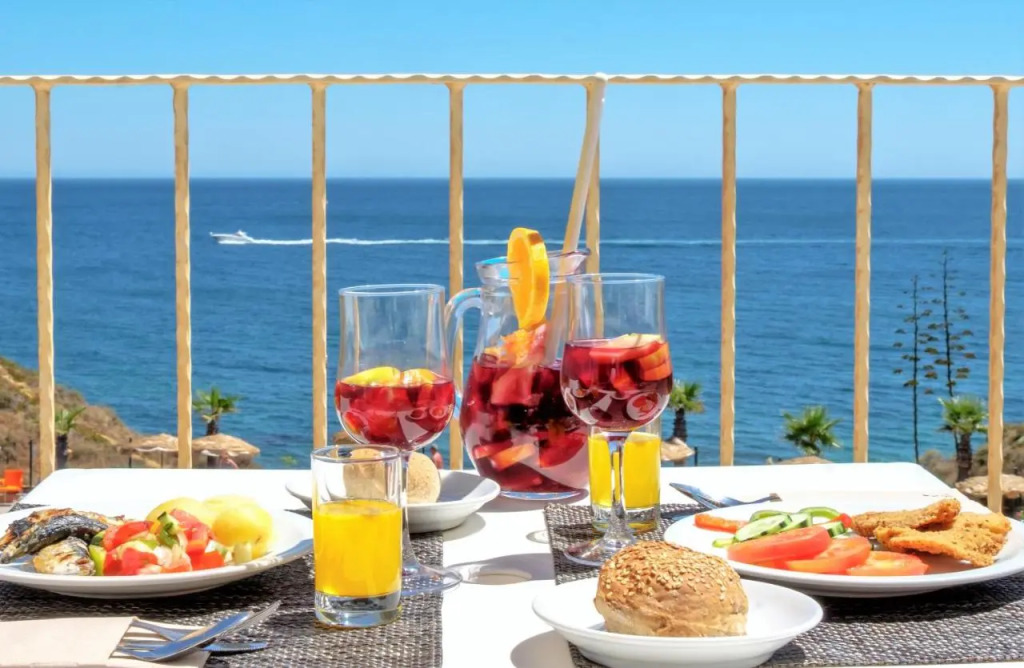 Auramar Beach Resort
