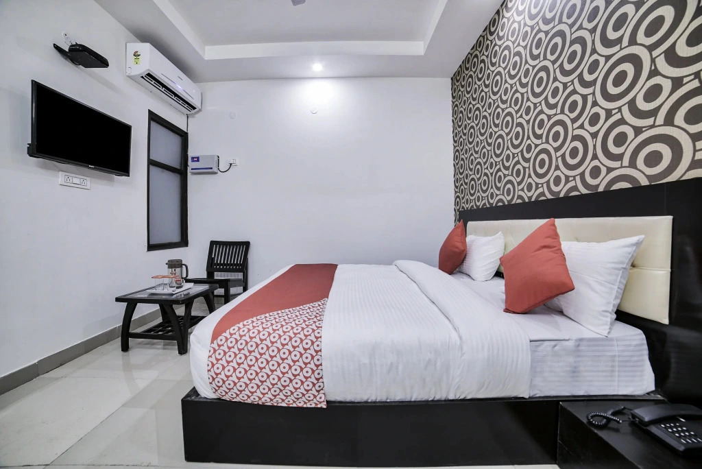 Crown Residency by OYO Rooms