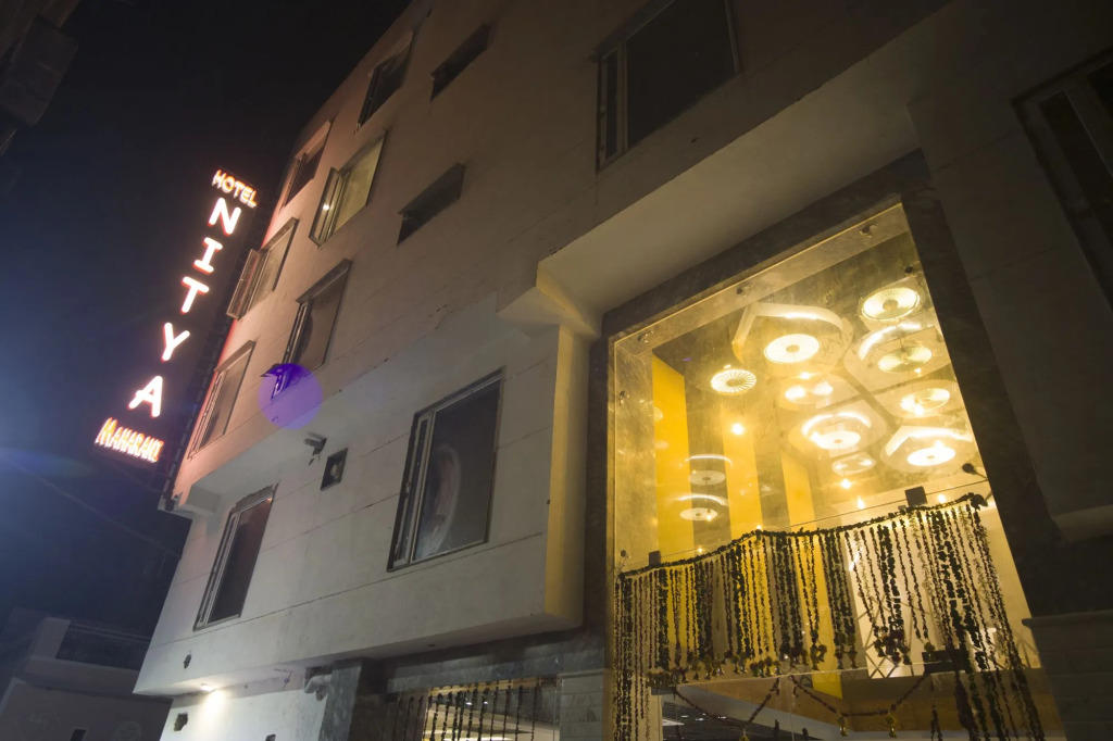 Staybook Hotel Nitya Maharani