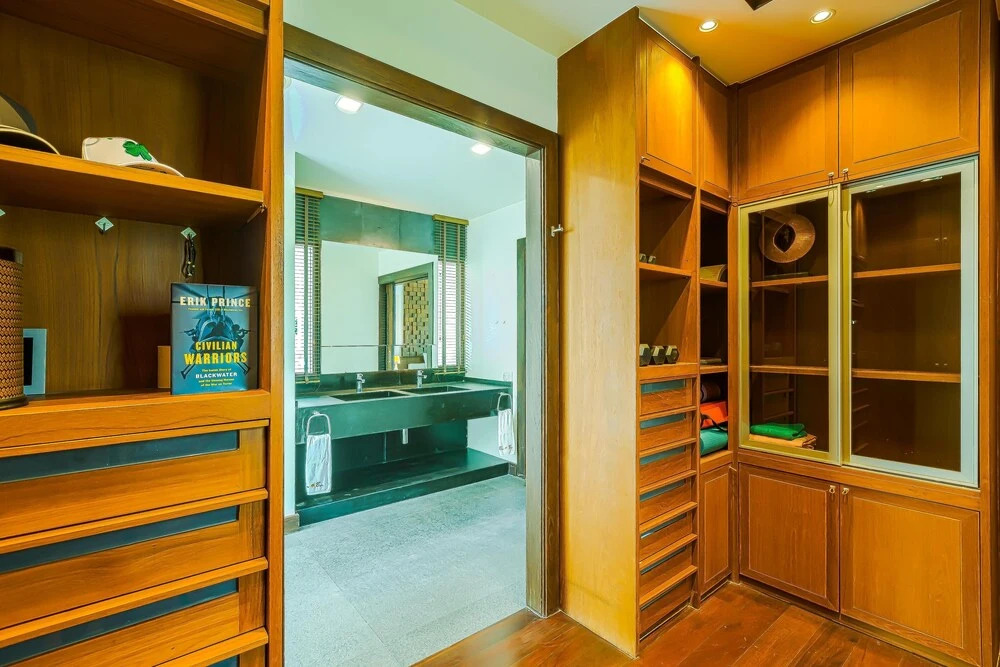 Luxury Mansion 6 BR on Golf Course JB