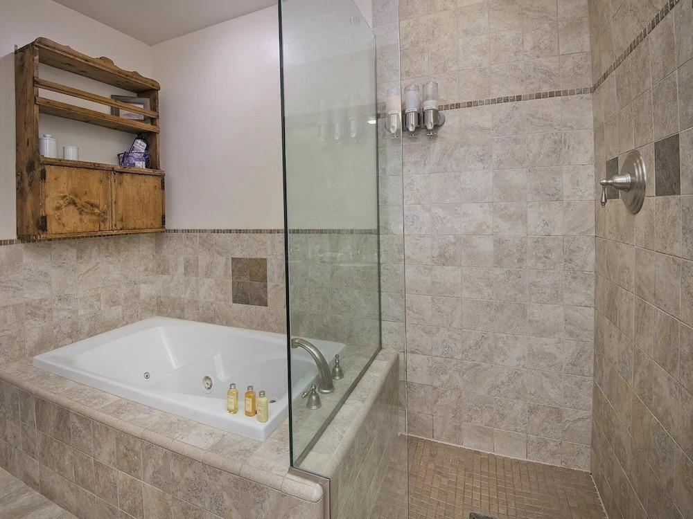 Ascent Condo 111