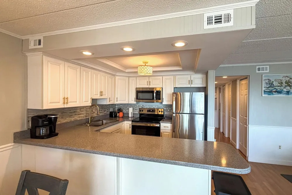 Walk to Pool & Beach! Ocean City Family Condo
