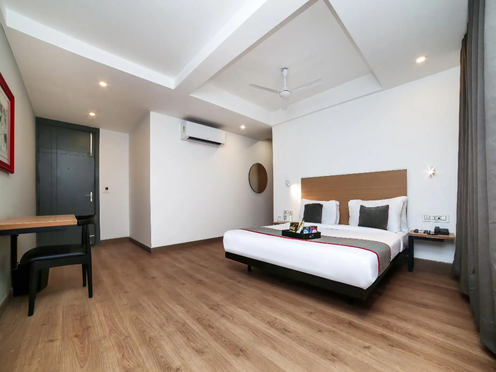 OYO Townhouse 068 Sohna Road 2