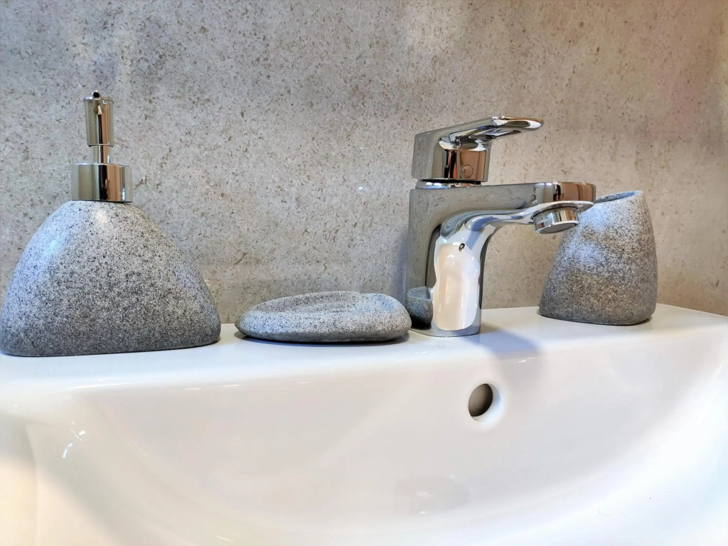 Kala Rooms & Suites