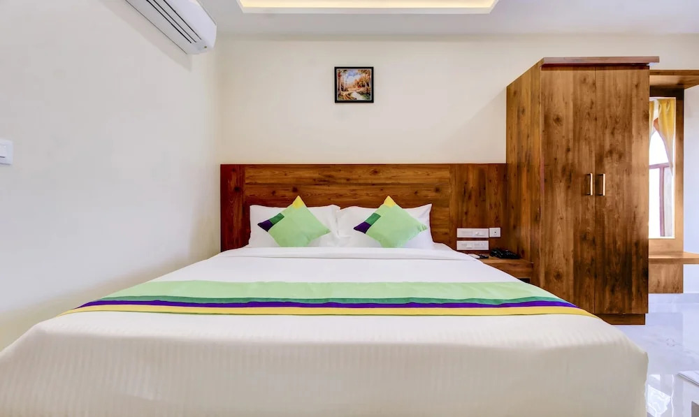 Treebo The Meridian, 10 Mins To Mahatma Gandhi Park