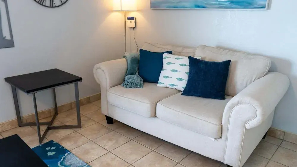 Bayfront W/docks & Fish 3 Patios Prime Location 2 Bedroom Apts