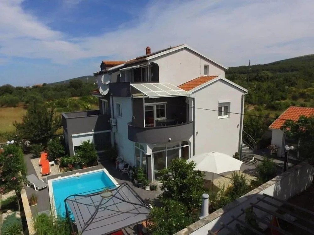 VILLA SUAI