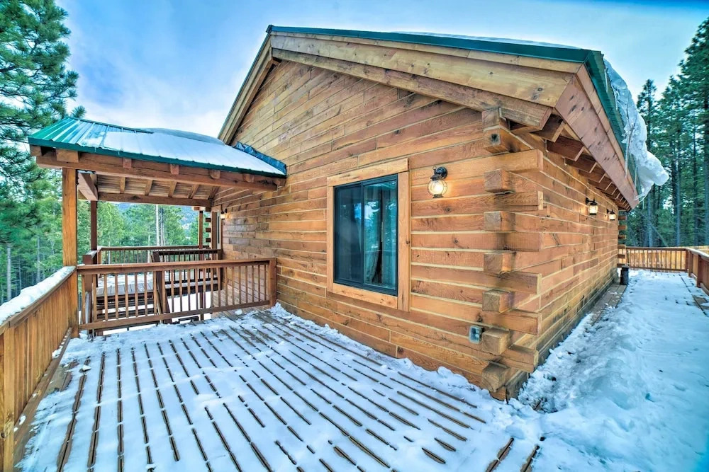 Woodsy Mountain Cabin: 2 Mi to Angel Fire Resort!