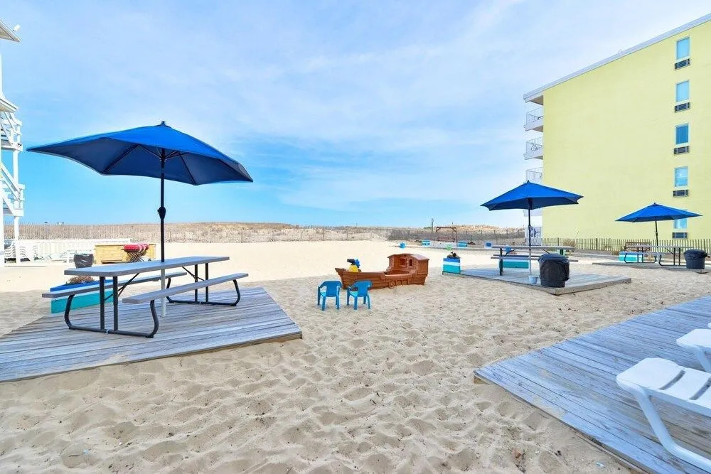 46th St Windjammer 308 1Br Condo