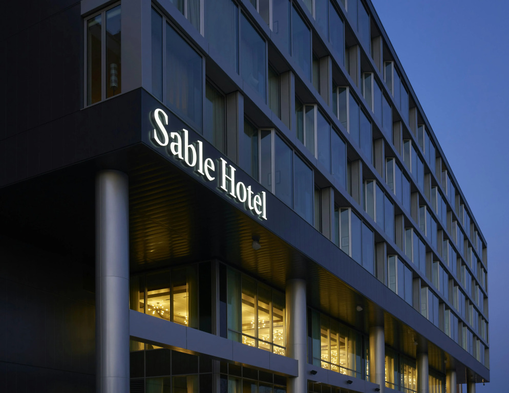 Sable At Navy Pier Chicago, Curio Collection By Hilton