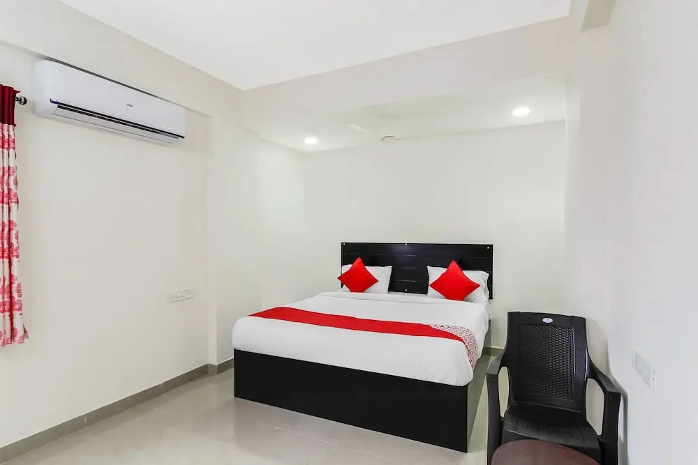 Hotel Hill 9 by OYO Rooms