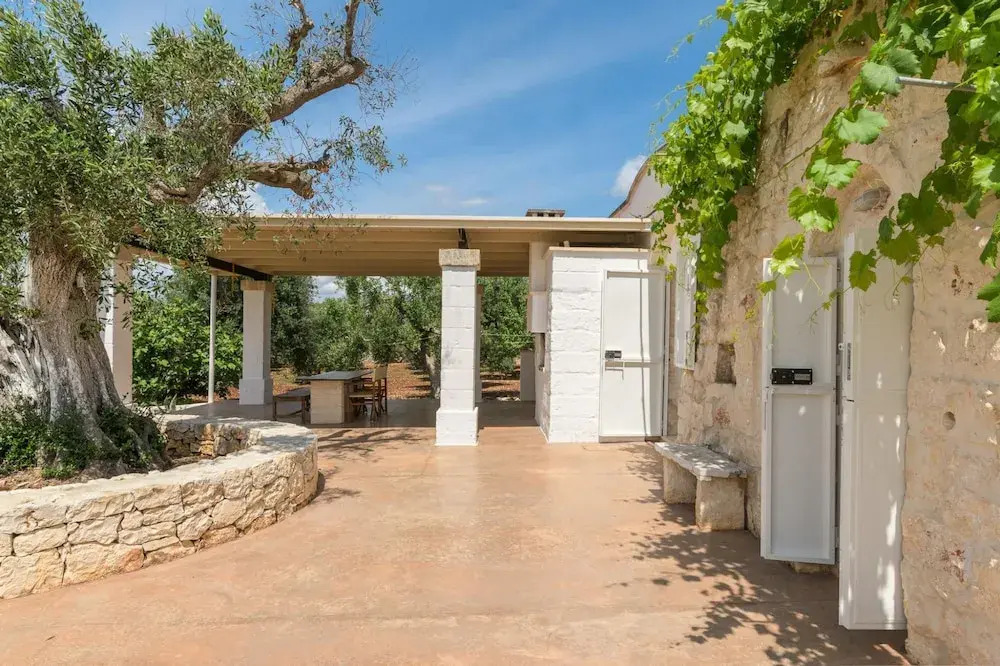Trullo Solleone con Piscine by Wonderful Italy