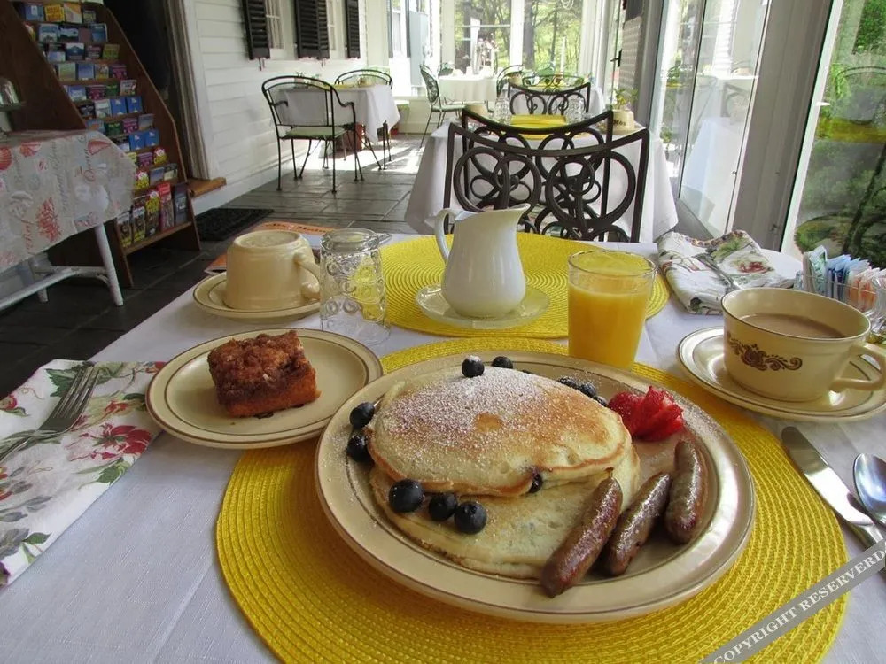 Holiday Guest House Bed & Breakfast