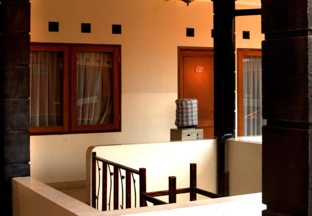 Wisma Puri Larasati Hotel