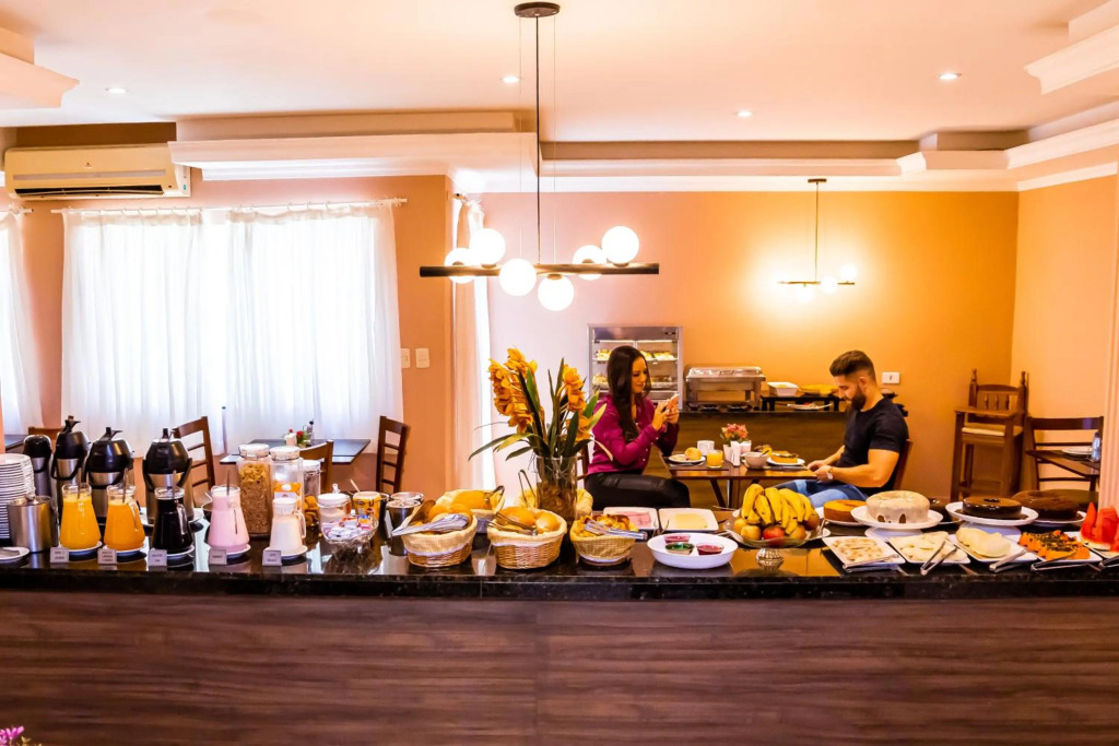 Ellus Hotel