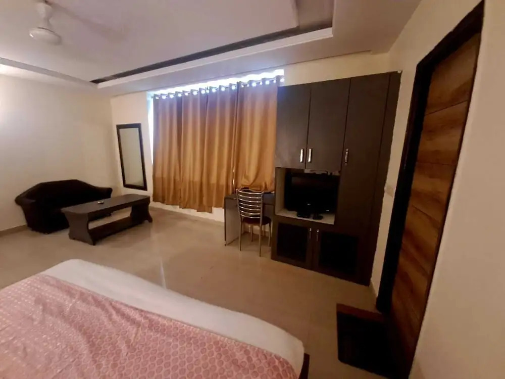 Hotel Diamond Airport