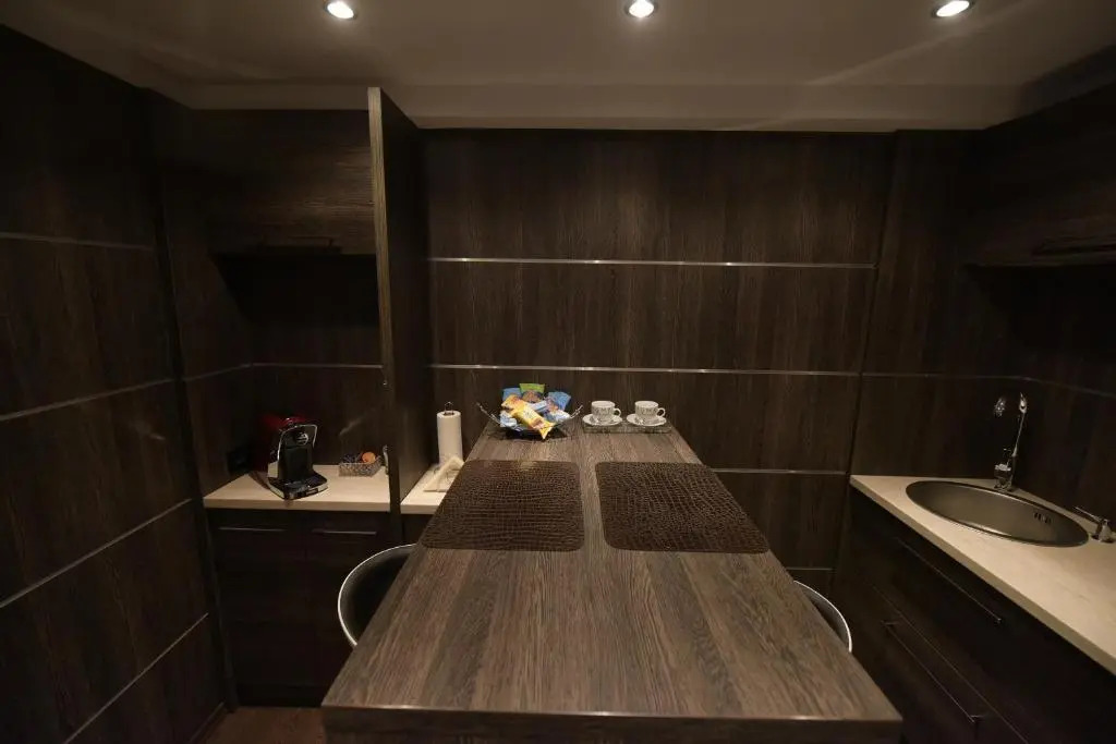 H & V Residence - Bungalow Apartment