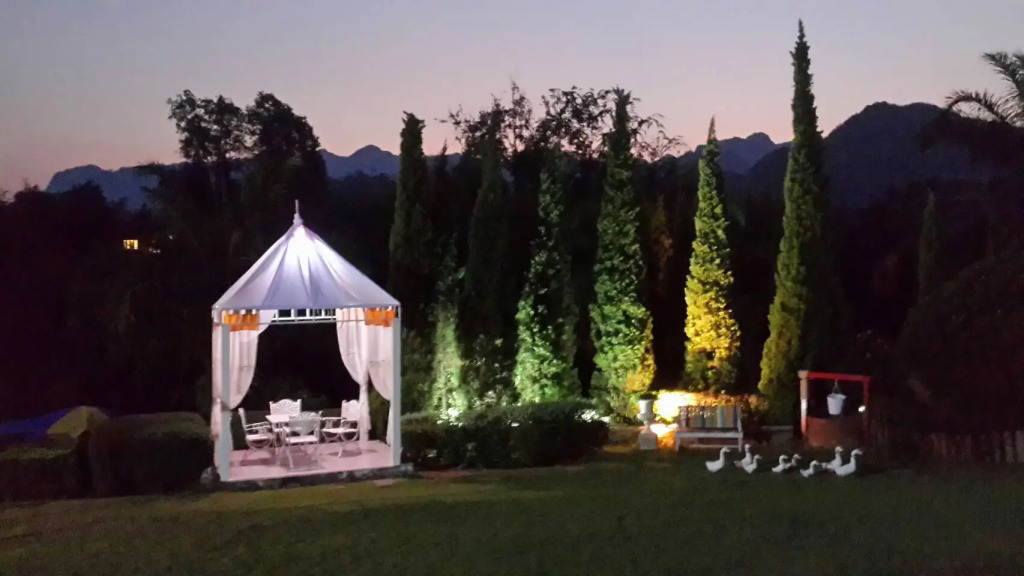 Riverside Hill Resort & Restaurant