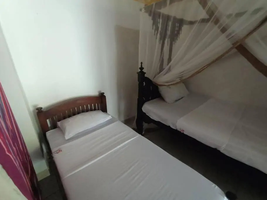 Kivulini House Diani 5 bedroom with pool