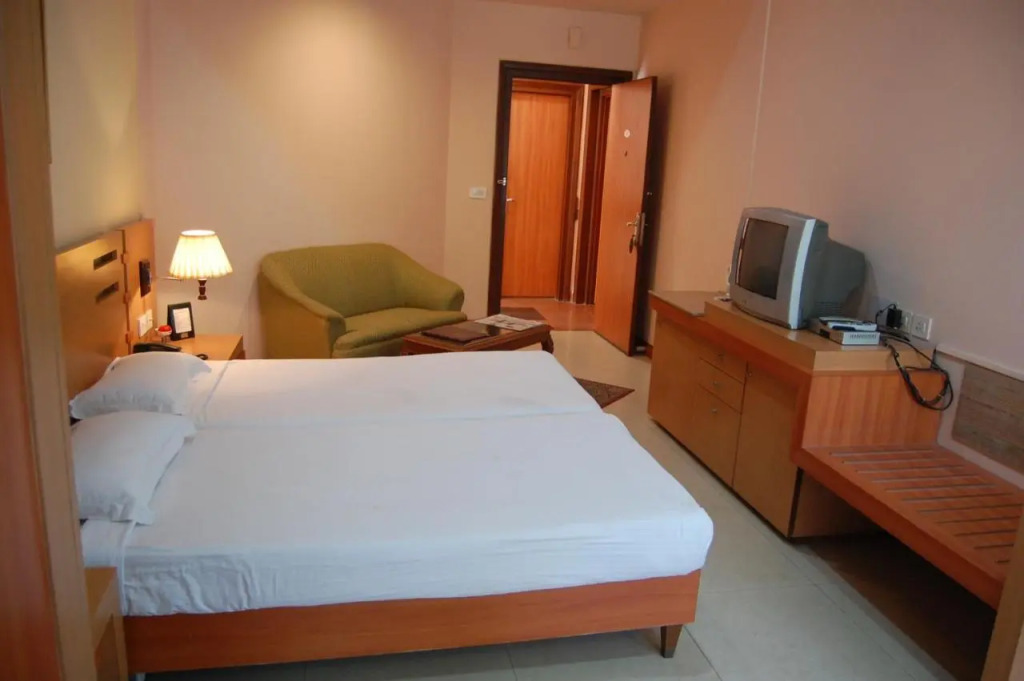 Savoy Greens Karnal