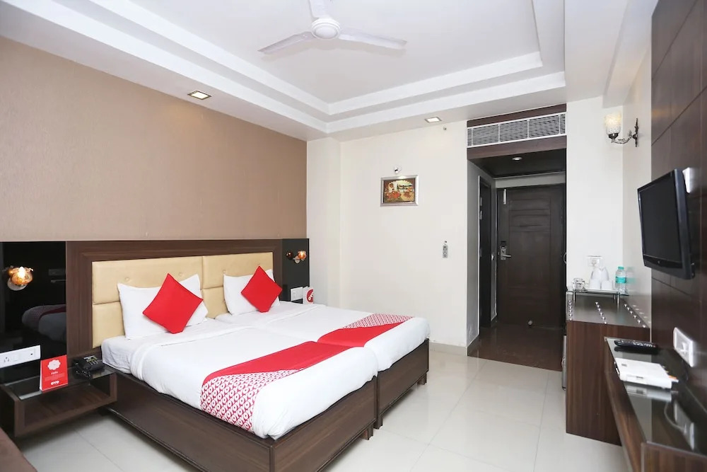 OYO 768 Hotel The Light House