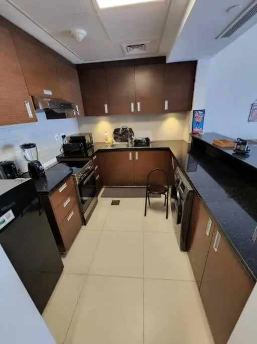 Cozy 1BR in Iconic Tower