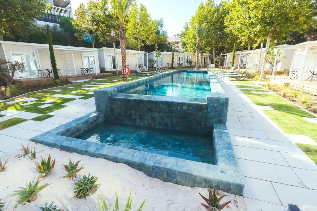 Costa del Sol Glamping Village