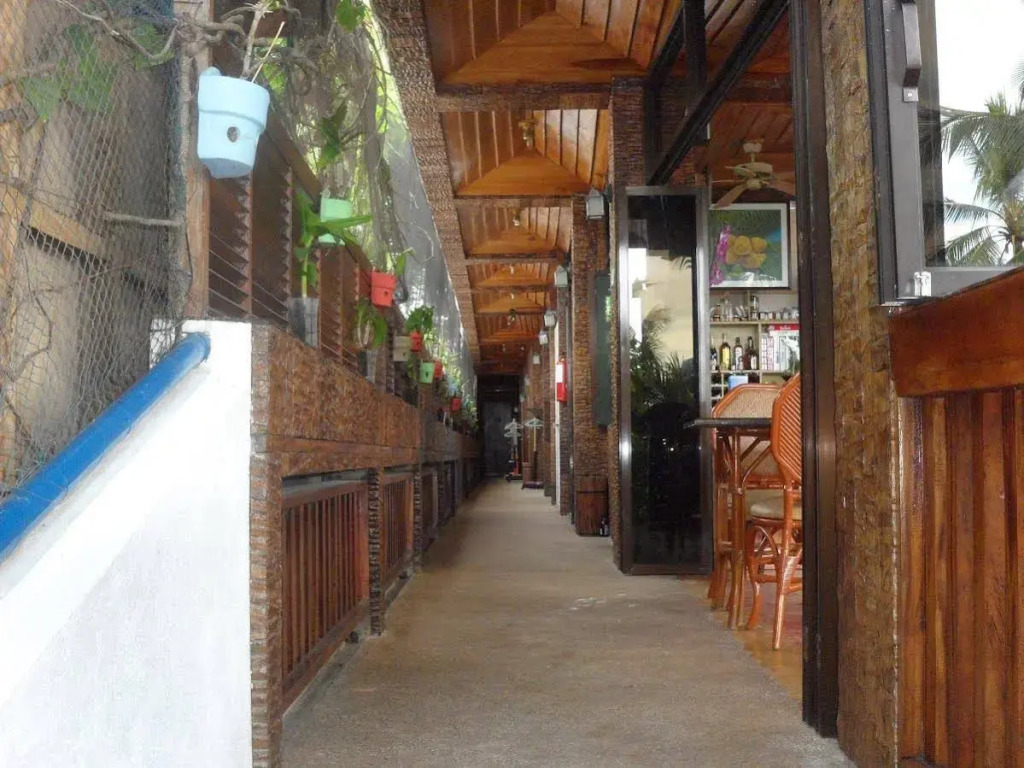 Hayahay Resort