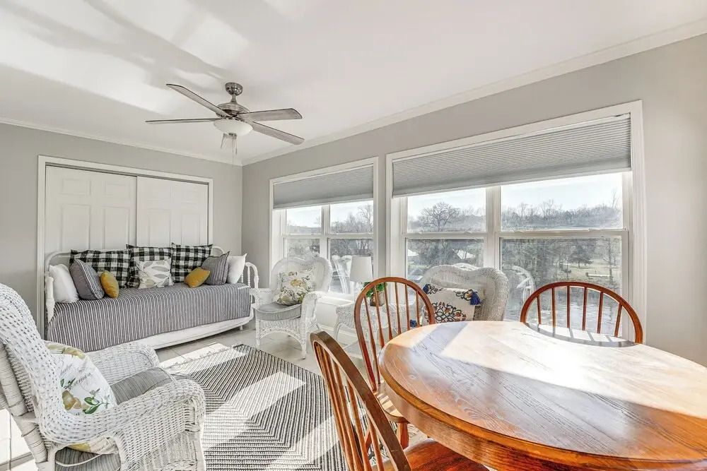 Marina Views & Cozy Sunroom: Condo in Branson!