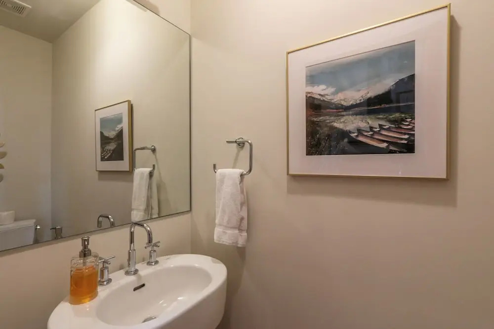 FOUR Condo with Columbia River Gorge View and Hot Tub by RedAwning