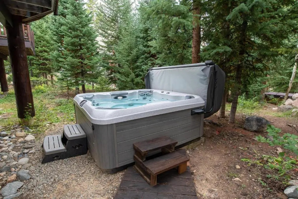 White Wolf Mountain Air Townhome: Elegant Retreat