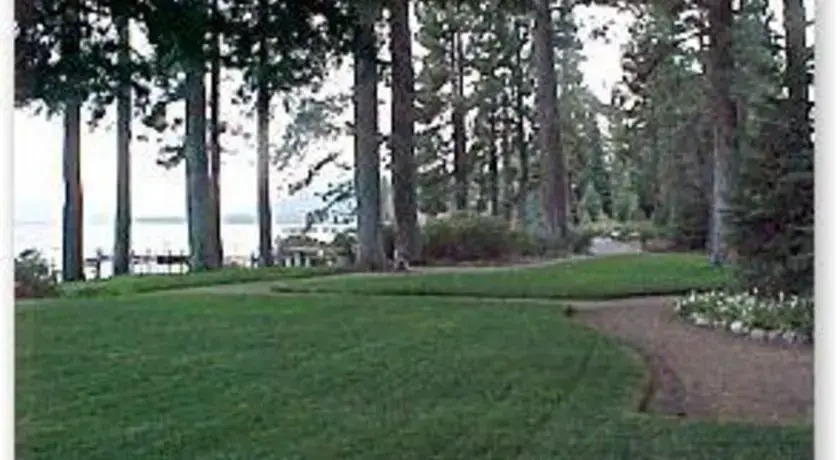 RedAwning Darling Delight Cabin