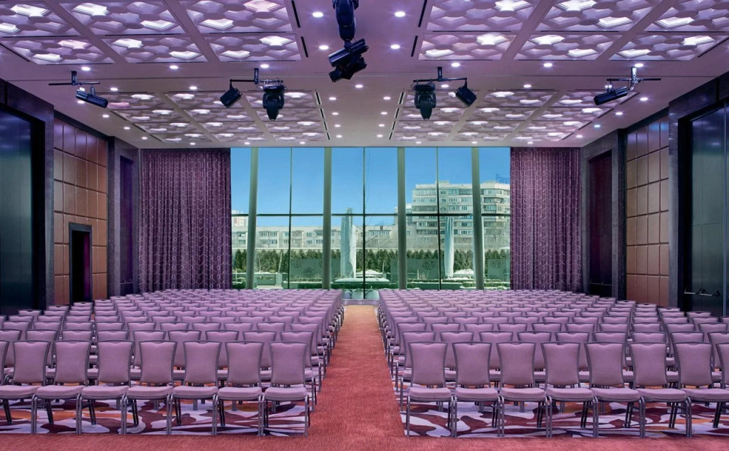 Отель Ritz-Carlton Алма-Ата