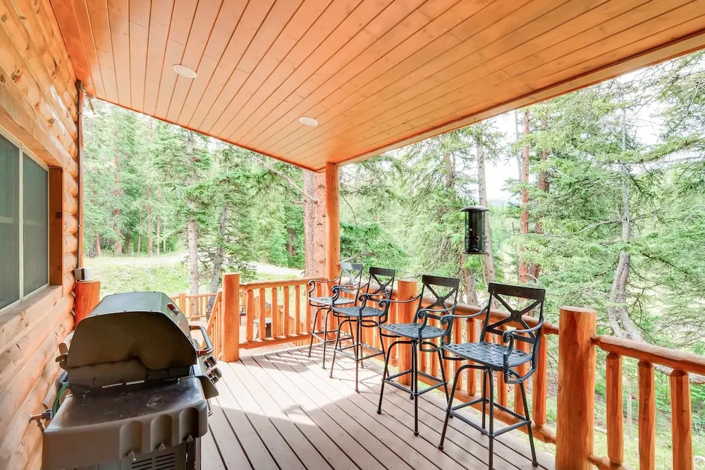 Secluded 6br W/ Hot Tub, Fire Pit & Chef's Kitchen 6 Bedroom Home