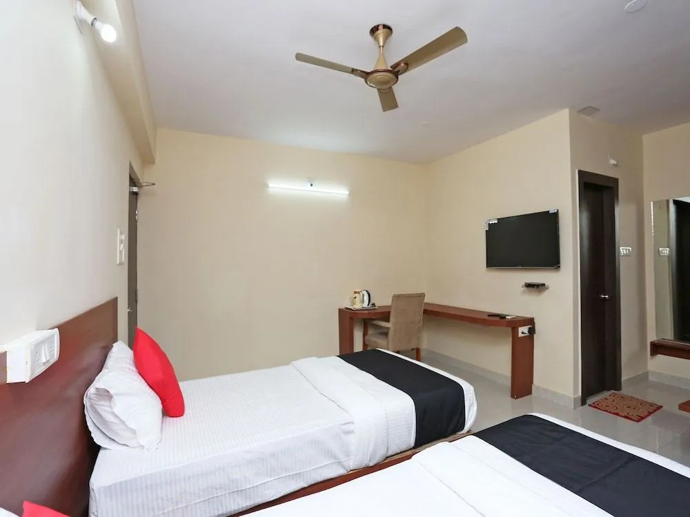 Capital O 37885 Ekamra Inn